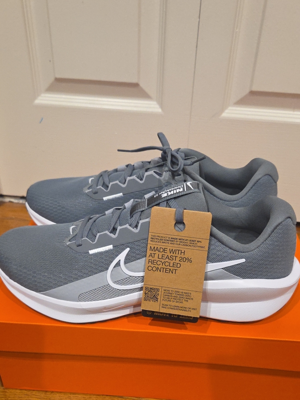 Men's Nike Downshifter 13 Shoes Size 11.5 NEW IN BOX - Picture 3 of 6